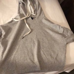 Im selling a cute crop top sweater